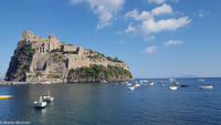 Freizeit - Impressionen aus Ischia Ponte - der Inselhauptstadt - Castello di Aragonese (rechts im Hintergrund liegt Capri)