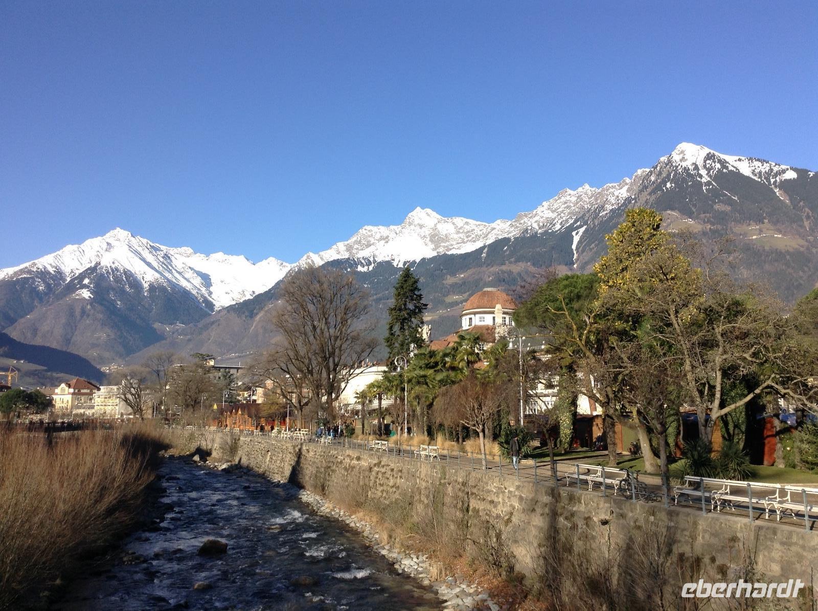 an der Uferpromenade von Meran