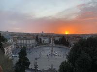 Sonnenuntergang am Piazza del Popolo in Rom