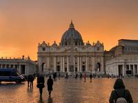 Sonnenuntergang am Petersplatz in Rom - sprachlos
