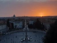 Sonnenuntergang am Piazza del Popolo in Rom