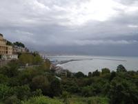 Italien, Amalfiküste, Vietri sul mare, Blick nach Salerno