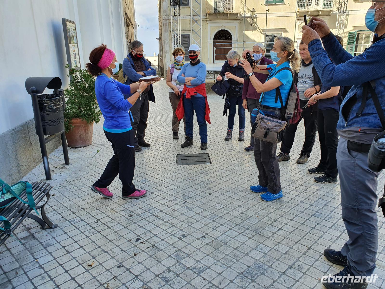 Italien, Insel Capri, Anacapri, Capresetorte zum Probieren
