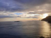 Italien, Amalfiküste, Amalfitana bei Sonnenuntergang