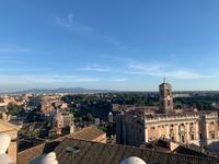 Blick auf Kolosseum, Palatin und Forum Romanum