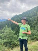 Unser Wanderführer erzählt und zeigt uns viel Interessantes