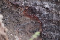 Verschiedene Farben im Vulkangestein