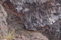 Farbenspiel im Krater des Vesuv