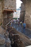 Sorrent: Unterschiedliche Höhenniveaus von römischem und mittelalterlichem Stadttor