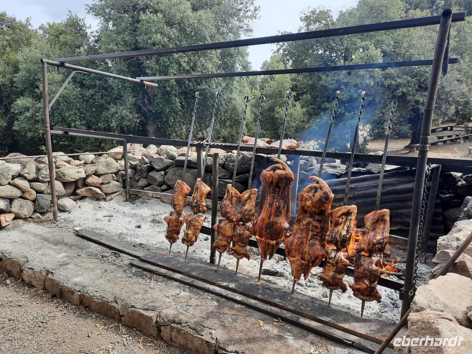 Hirtenessen im Inselinneren bei Orgosolo