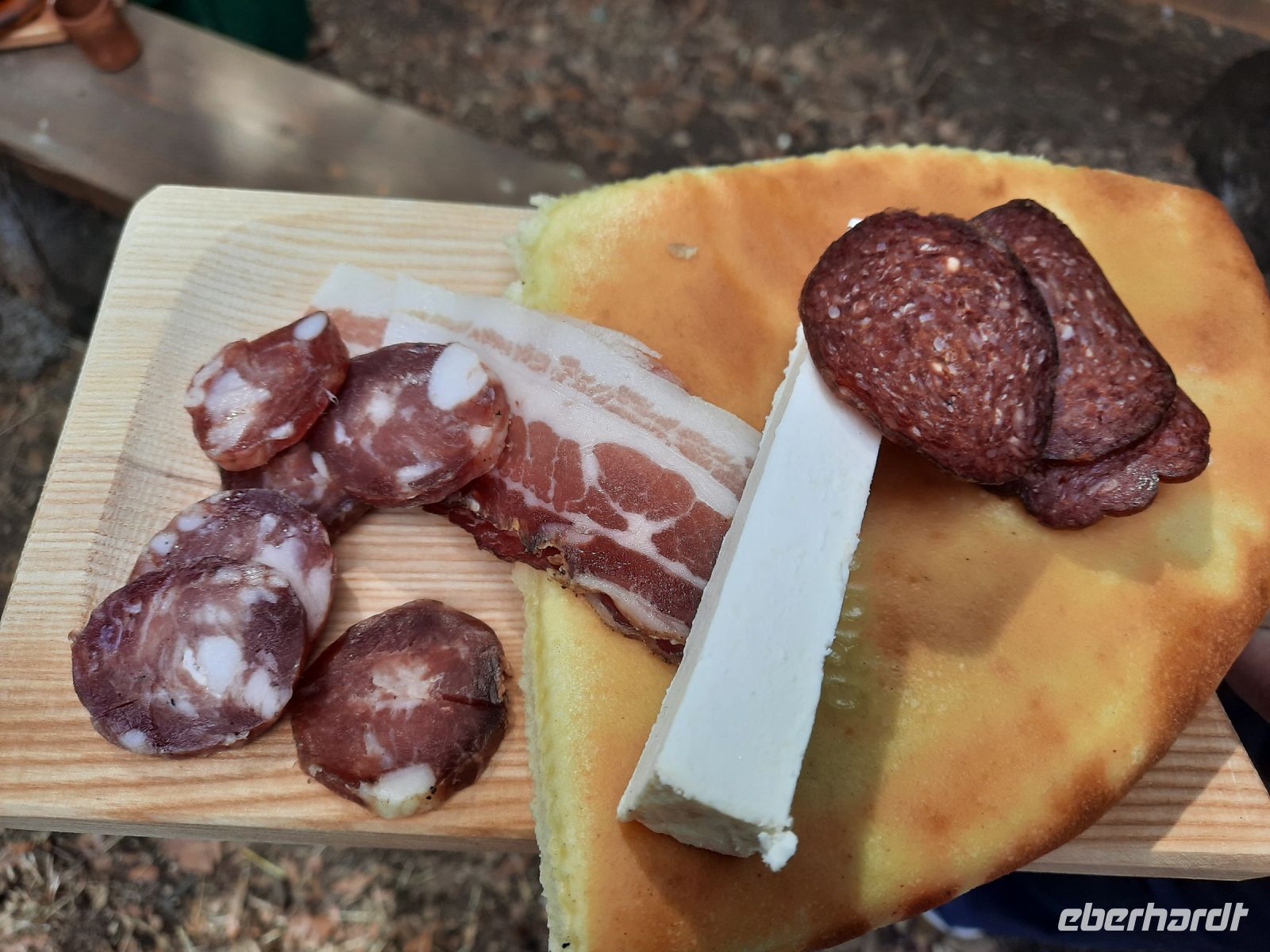 Hirtenessen im Inselinneren bei Orgosolo