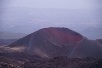 Blick auf den obersten und größten der Silvestrikrater von der Gondel aus