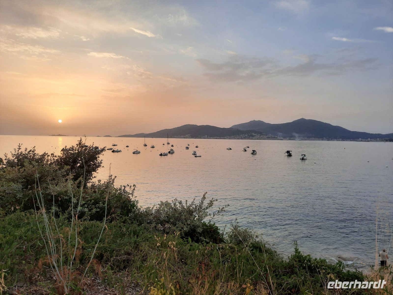 Golf von Ajaccio - Sonnenuntergang über den Blutinseln...