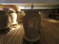  Amphoren in der Grappabrennerei