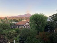 ...und es gibt sie doch: la Signora Etna zeigt sich.