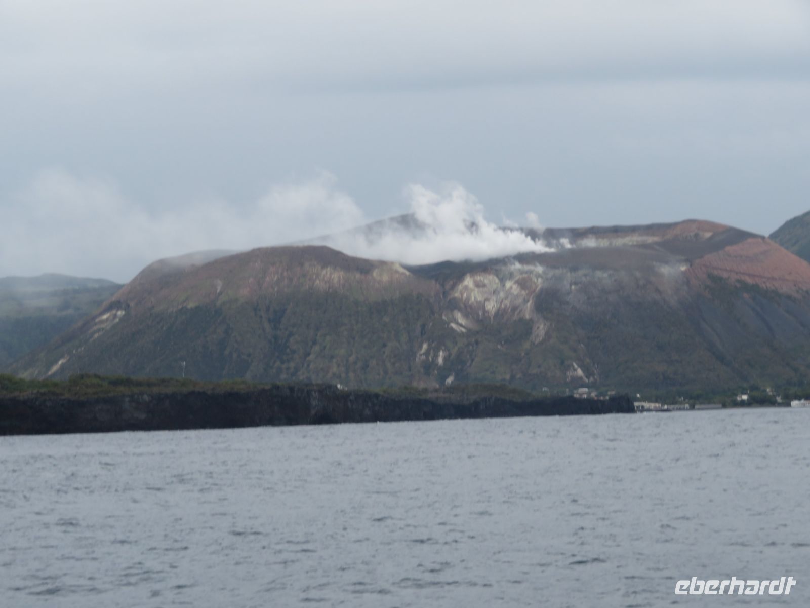  seltener Anblick: der Vulcano raucht