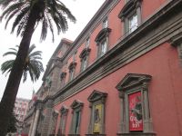 Neapel: Archäologisches Nationalmuseum, Eingang