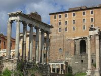 Forum Romanum: Saturntempel vor dem heutigem Rathaus