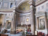 einst Tempel, dann Kirche : Pantheon / Hauptaltar der Kirche St. Maria ad Martyres