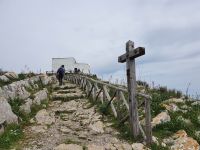 Wanderung zum Monte San Costanzo