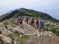 Abstieg vom Monte San Costanzo