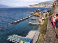 Sorrent, Weg vom Fährhafen auf den 