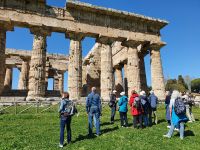 Paestum, Gruppe am Concordia Tempel