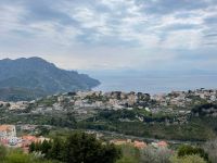 Blick auf Ravello ...