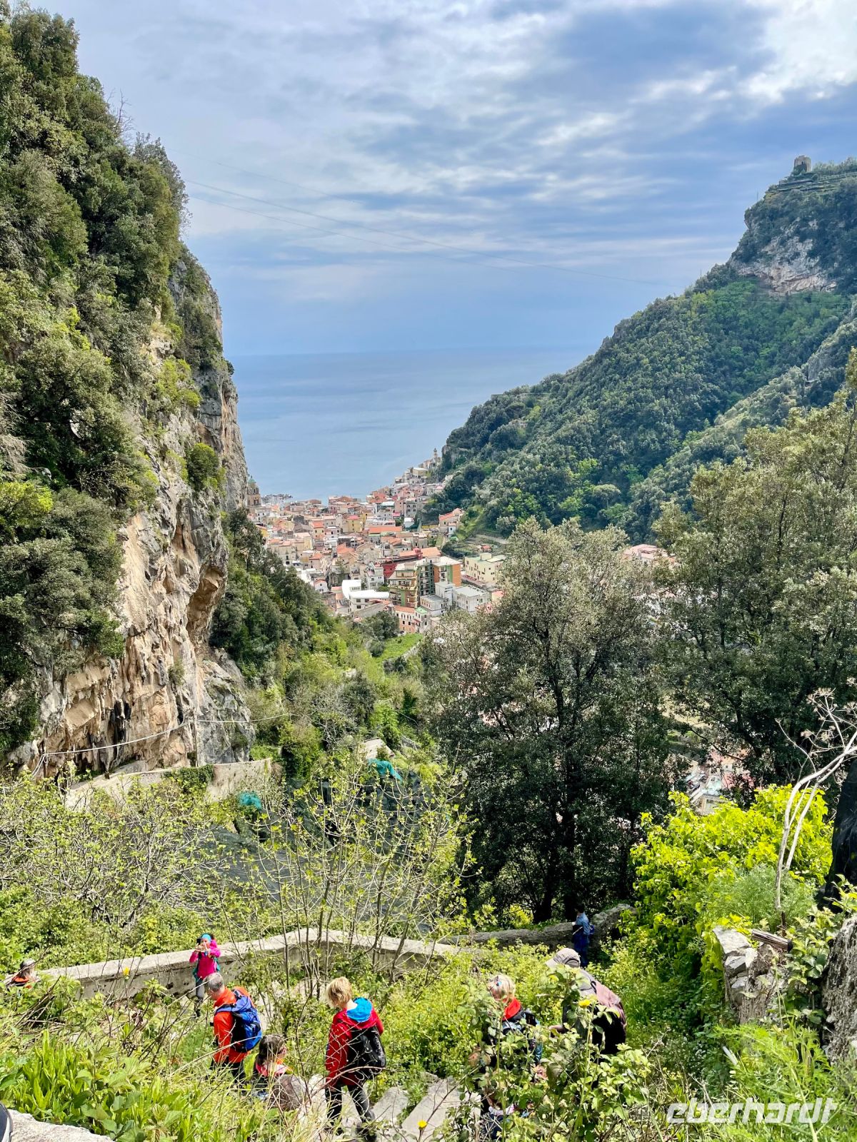 Weiter geht es bergab ...