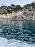 Blick auf die Amalfiküste vom Boot aus