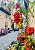 Wandern durch die Straßen von Neapel