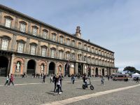 Piazza del Plebiscito - Königspalast in Neapel