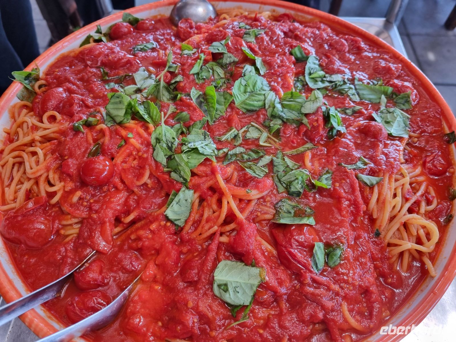 Cantina (Weingut) del Vesuvio - Mittagessen (Pasta mit frischen Tomaten und Basilikum)