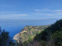 Blick zu den Äolischen Inseln mit Stromboli