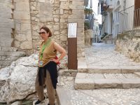 Apulien, Gargano, Vieste, Reiseleiterin Katrin
