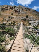 Basilikata, Hängebrücke in der Gravina Schlucht