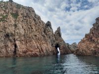 Schifffahrt entlang der Calanques de Piana