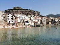 Badepause am Strand von Cefalú