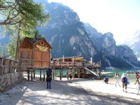 Besucherandrang am Pragser Wildsee