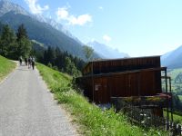 Vorbei an den Eggerhöfen