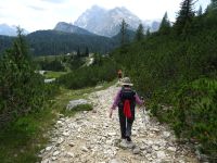 Gerölliger Weg ins Tal