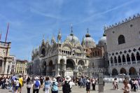 Venedig - am Markusdom trifft die kleine Piazetta auf den großen Piazza San Marco