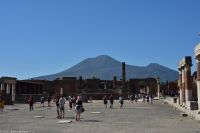 Antikes Pompeji mit Vesuv