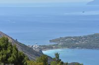 Die Insel Vulcano macht den Vulkanologen deutliche Sorgen - Erhöhte Ausgasung am Gran Cratere und neuerdings auffällige Wasserverfärbungen (hier gut  zu sehen) unbekannter Herkunft