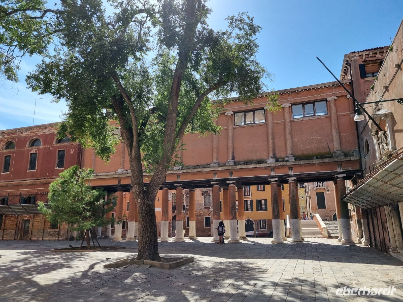 Auf den Spuren von Commissario Brunetti... (Questura - Polizeipräsidium)