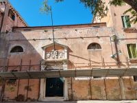 Auf den Spuren von Commissario Brunetti... (Questura - Polizeipräsidium)