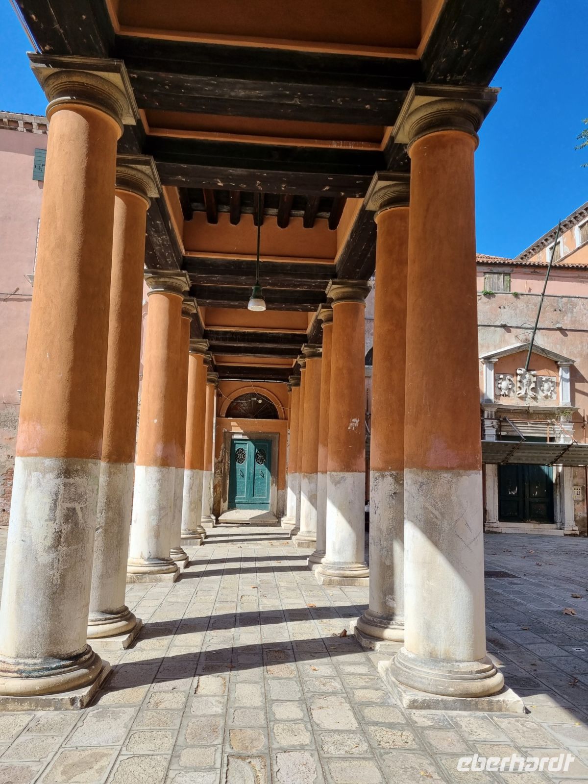 Auf den Spuren von Commissario Brunetti... (Questura - Polizeipräsidium)