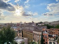 Blick von der Dachterrasse des Hotels