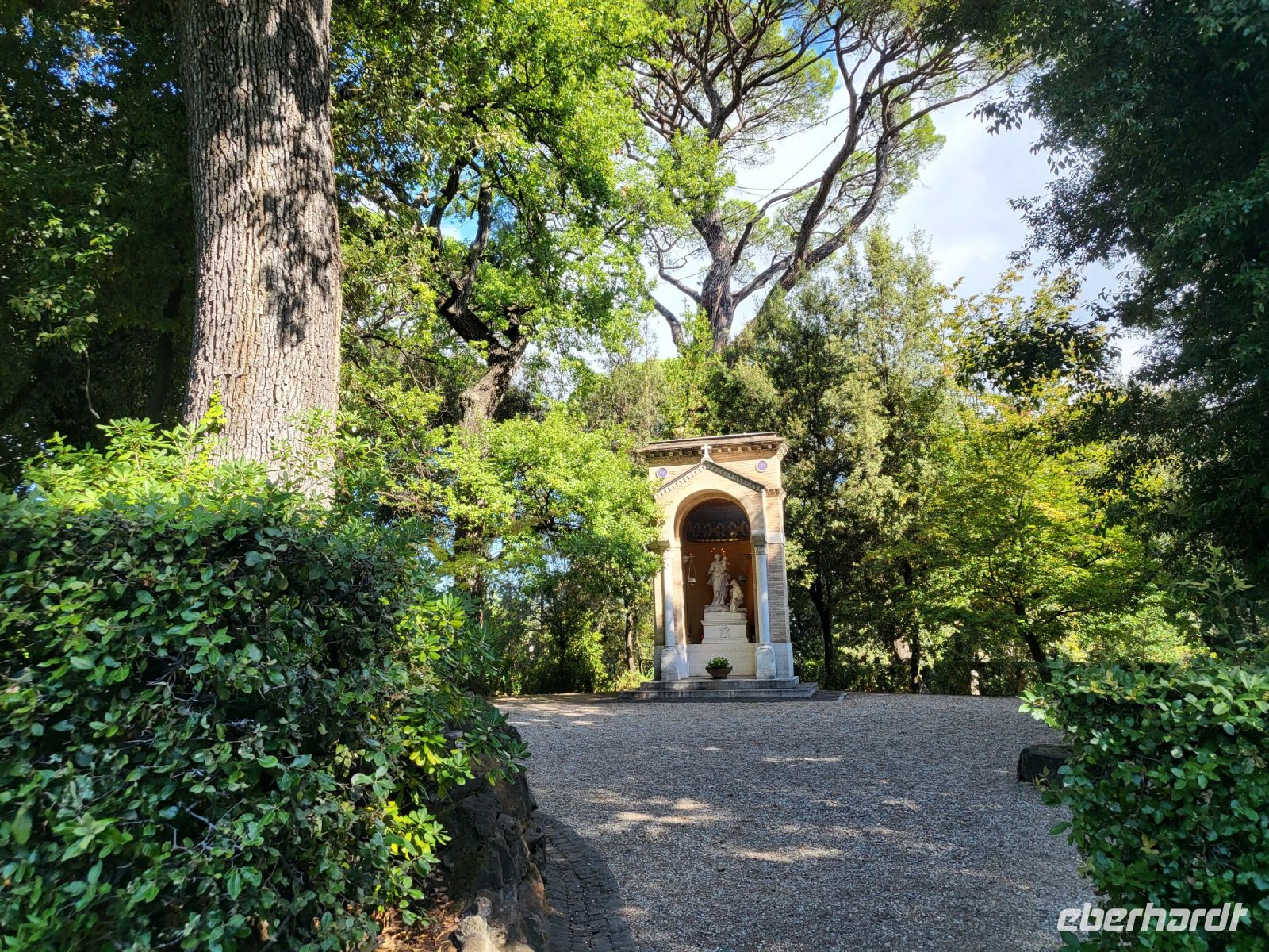 In den Vatikanischen Gärten, am höchsten Punkt des vatikanischen Hügels