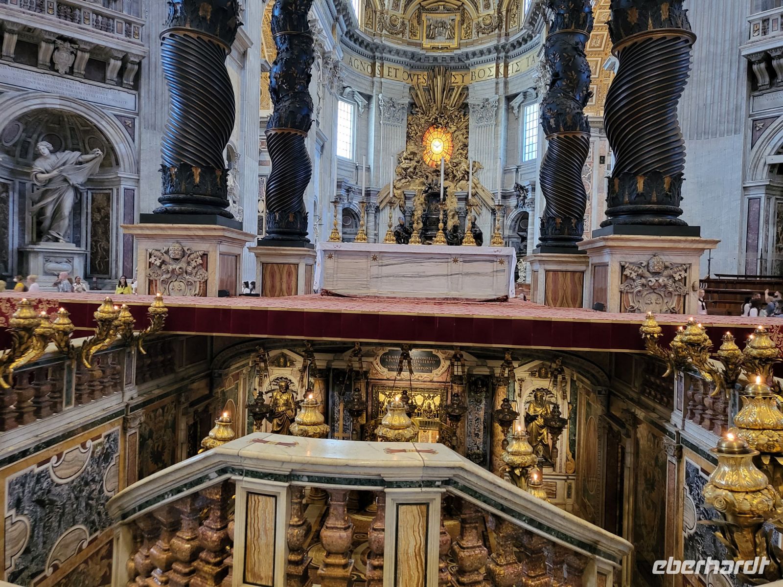 am Papst-Altar